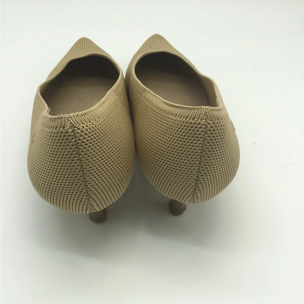 Elegant Tan Pointed Toe Heels - Picture 5 of 5